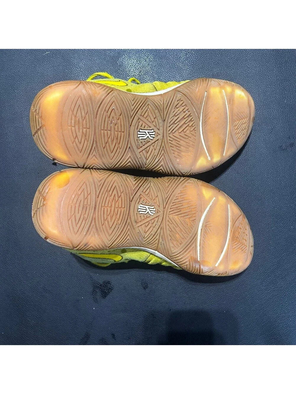 Nike Kyrie 5 Spongebob Squarepants Size 6.5y
